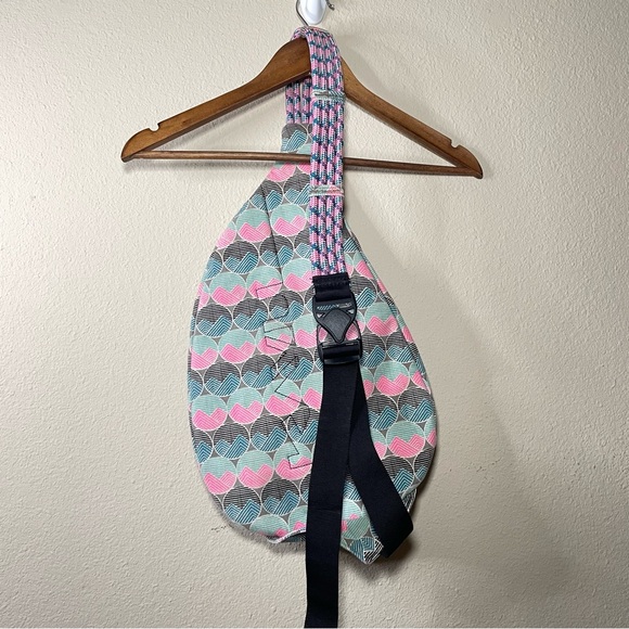 KAVU Rope Sling Bag Crossbody Backpack Horizon Dot Mountain Print Pink Gray Blue - Picture 4 of 6